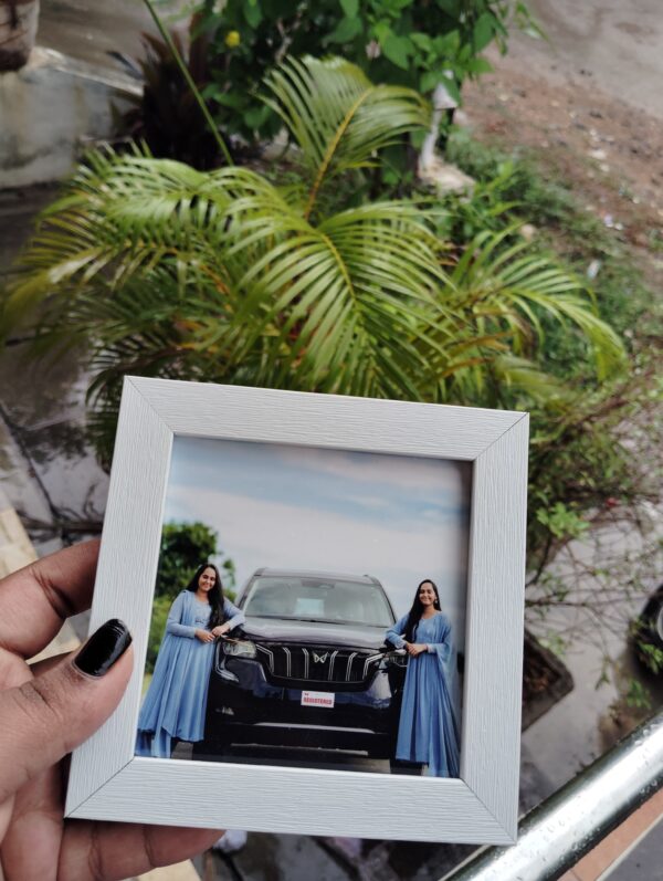 4-Inch Elegant White Photo Frame - Image 2